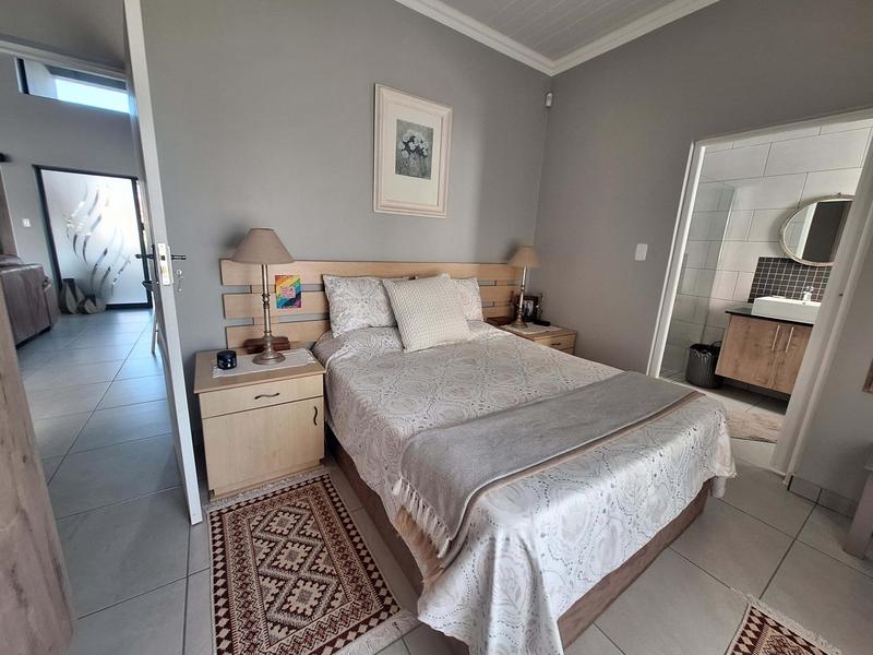 3 Bedroom Property for Sale in Hartenbos Heuwels Western Cape